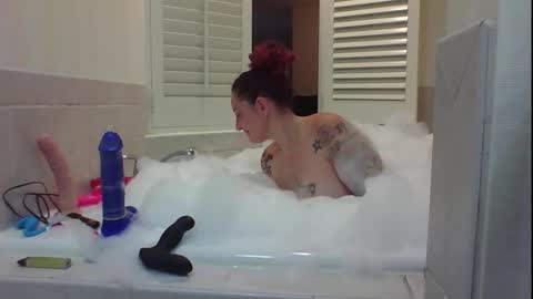 Strawberry212 online show from January 18, 10:39 pm