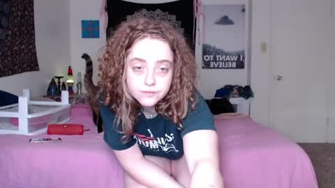 Strawberrylotsacake online show from March 30, 2:49 pm