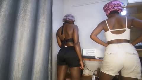 streetlioness online show from September 26, 12:30 am