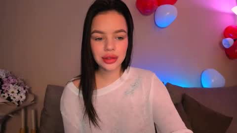 Snapshot of stuffed_cookie chatting on February 17, 4:20 am Mary online show from February 17, 4:20 am