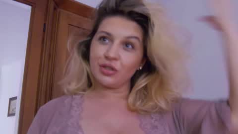 Carla online show from October 3, 7:46 am