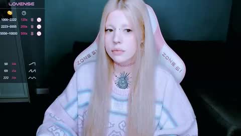 succubus_leslie online show from December 3, 11:51 pm