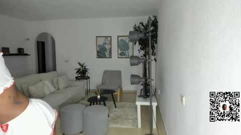 Lady online show from December 1, 6:43 pm