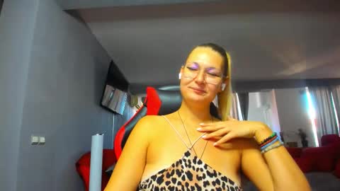 May online show from October 10, 8:52 am