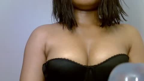 Ella online show from February 21, 8:42 pm