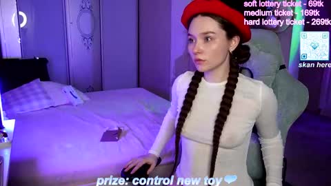 Rikki online show from October 18, 9:38 pm