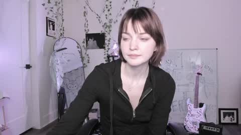 Ella online show from May 23, 10:24 am