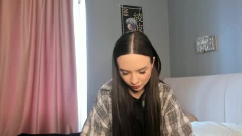 Lina 3 online show from May 10, 10:17 am