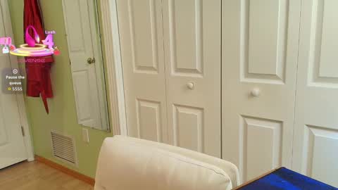 sunniemilf online show from September 12, 3:51 am