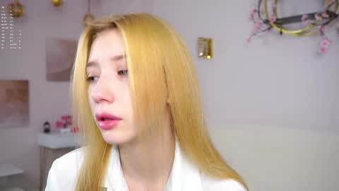 Lily online show from February 28, 2:49 pm