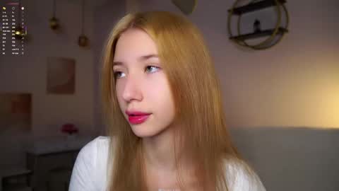 Lily online show from November 22, 2:42 pm