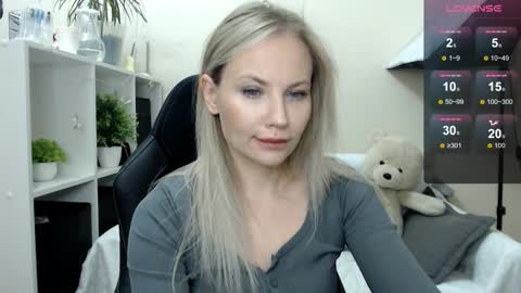 Naomi online show from October 14, 2:47 am