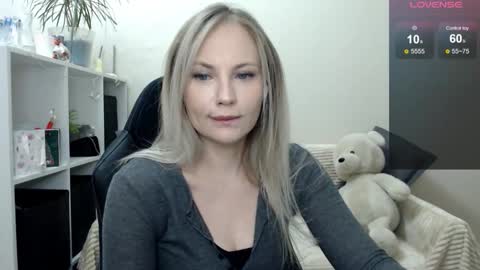 Naomi online show from December 4, 4:48 am