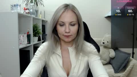 Naomi online show from November 12, 4:54 am