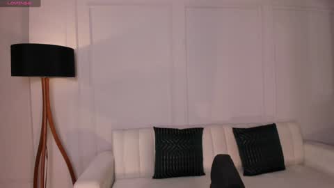 Snapshot of sunnyrivers_ chatting on December 23, 6:37 pm Sunny Rivers online show from December 23, 6:37 pm