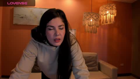 Snapshot of sunnyrivers_ chatting on January 18, 10:49 am Sunny Rivers online show from January 18, 10:49 am