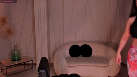 Snapshot of sunnyrivers_ chatting on February 16, 3:38 pm Sunny Rivers online show from February 16, 3:38 pm