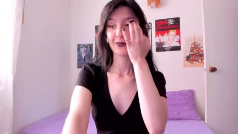 Snapshot of sunshine_girl9 chatting on December 4, 7:56 pm sunshine_girl9 online show from December 4, 7:56 pm