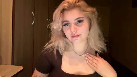 sunshinyflash online show from November 20, 6:42 pm