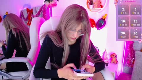 Snapshot of susan_hottye_ chatting on December 22, 12:27 pm Susan online show from December 22, 12:27 pm