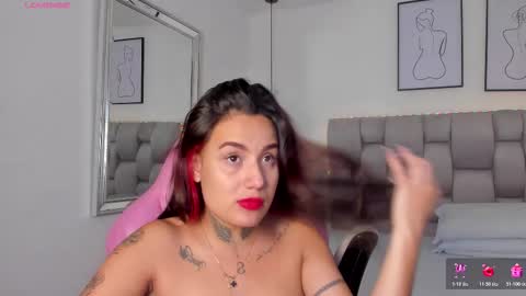 Susan online show from December 17, 8:57 pm