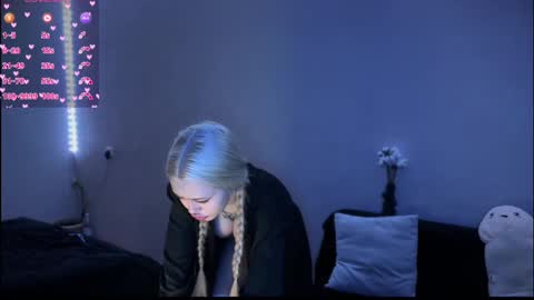 Snapshot of susieevans chatting on February 24, 2:47 pm Sue online show from February 24, 2:47 pm