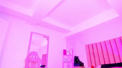 Sussan Nicole  online show from October 20, 12:19 pm