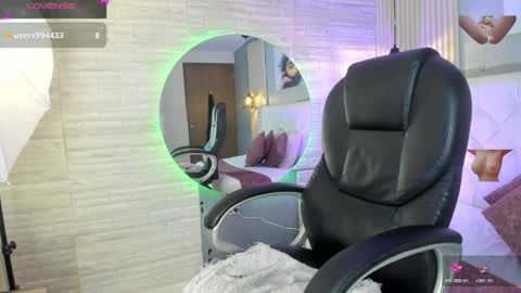   online show from March 6, 12:33 pm