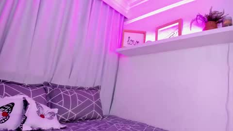 susyy online show from November 23, 8:32 pm