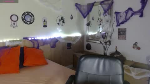 Suxxxy online show from October 31, 2:10 pm