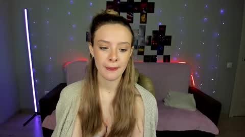 Suzie q online show from December 19, 8:28 am