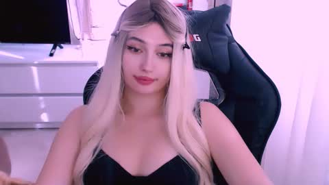 Snapshot of sweeet_baby0 chatting on October 13, 6:16 am Kate online show from October 13, 6:16 am