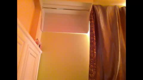 sweet52537 online show from October 21, 6:06 am