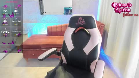 Snapshot of sweet_alice_m chatting on January 28, 8:47 pm Alice online show from January 28, 8:47 pm