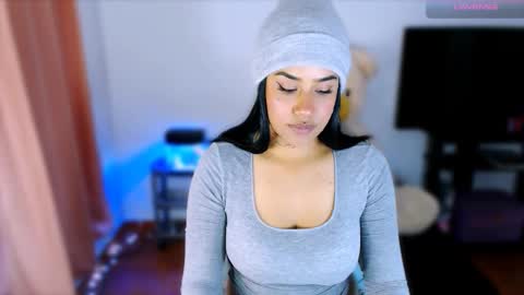 Stephanie online show from December 2, 5:09 am