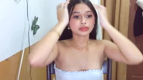 sweet_angela0701 online show from March 18, 3:06 pm