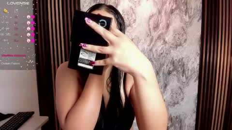Aura  online show from May 10, 7:49 pm