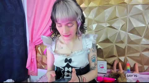  emmili  online show from January 28, 12:11 pm