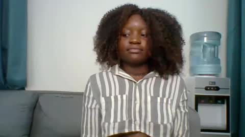 Snapshot of sweet_jenica chatting on October 13, 4:15 am ESTHER NEEMA online show from October 13, 4:15 am
