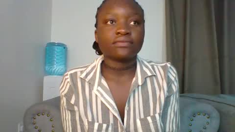 Snapshot of sweet_jenica chatting on January 8, 4:44 am ESTHER NEEMA online show from January 8, 4:44 am