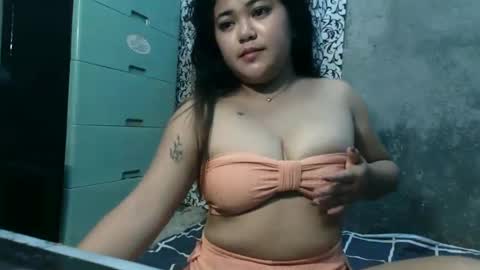sweet_kelly11 online show from December 13, 11:43 pm