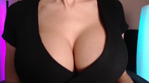 Jen online show from December 2, 7:54 am