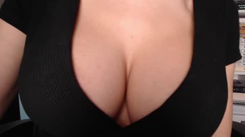 Jen online show from December 19, 2:09 pm