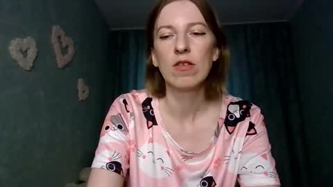 sweet_lilbunny online show from September 11, 2:12 am