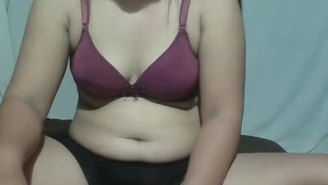 sweet_lily0613 online show from March 9, 11:25 pm