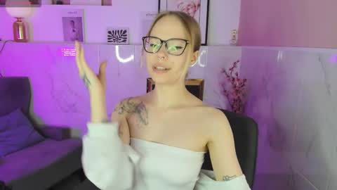 Lucy online show from March 12, 1:58 pm