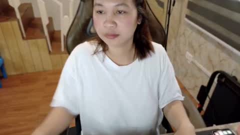 Snapshot of sweet_marie07 chatting on October 19, 10:45 pm cheeky Bum07 online show from October 19, 10:45 pm