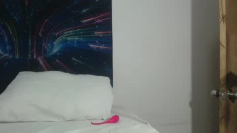 Snapshot of sweet_miamia chatting on September 22, 11:47 pm sweet_miamia online show from September 22, 11:47 pm