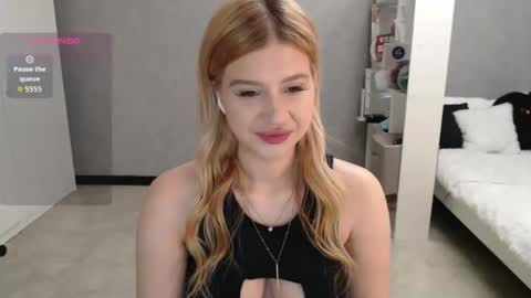 sweet_nicole_333 online show from November 10, 10:21 am