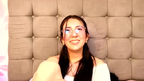 Snapshot of sweet_sammy_7 chatting on October 9, 4:38 am Sammy Lauren online show from October 9, 4:38 am